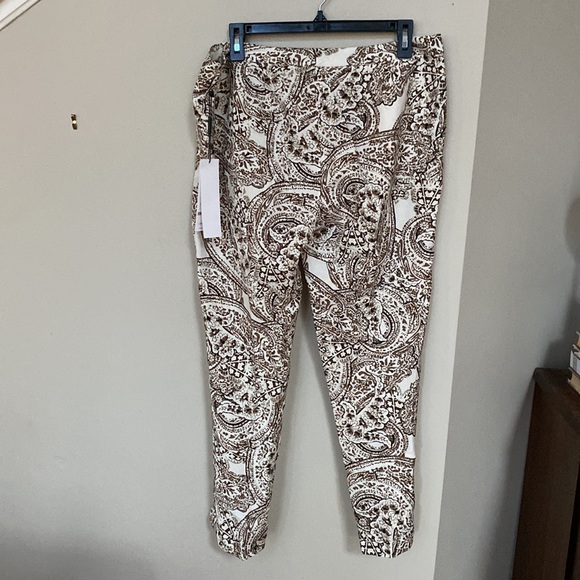 Calvin Klein Petite Size Paisley Print Slim Leg Linen-Blend Ankle Pants - Picture 4 of 14